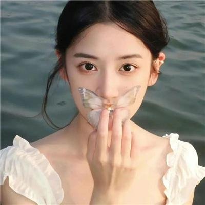 萝拉还未睡海报